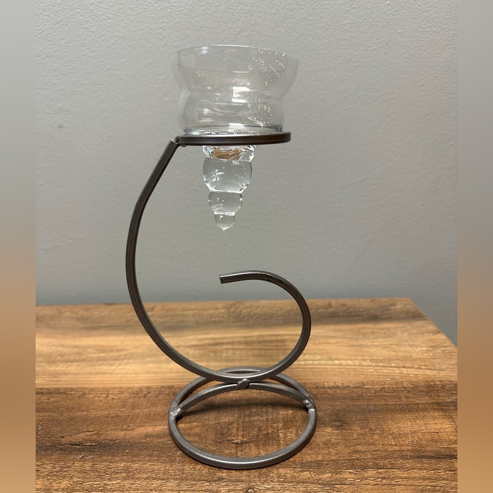 Tea light holder